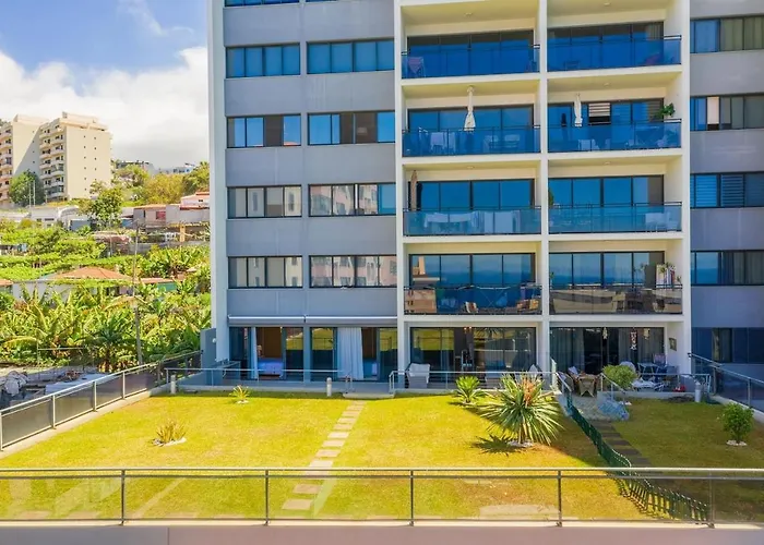 5 Bedrooms In Privileged Area With Ocean View